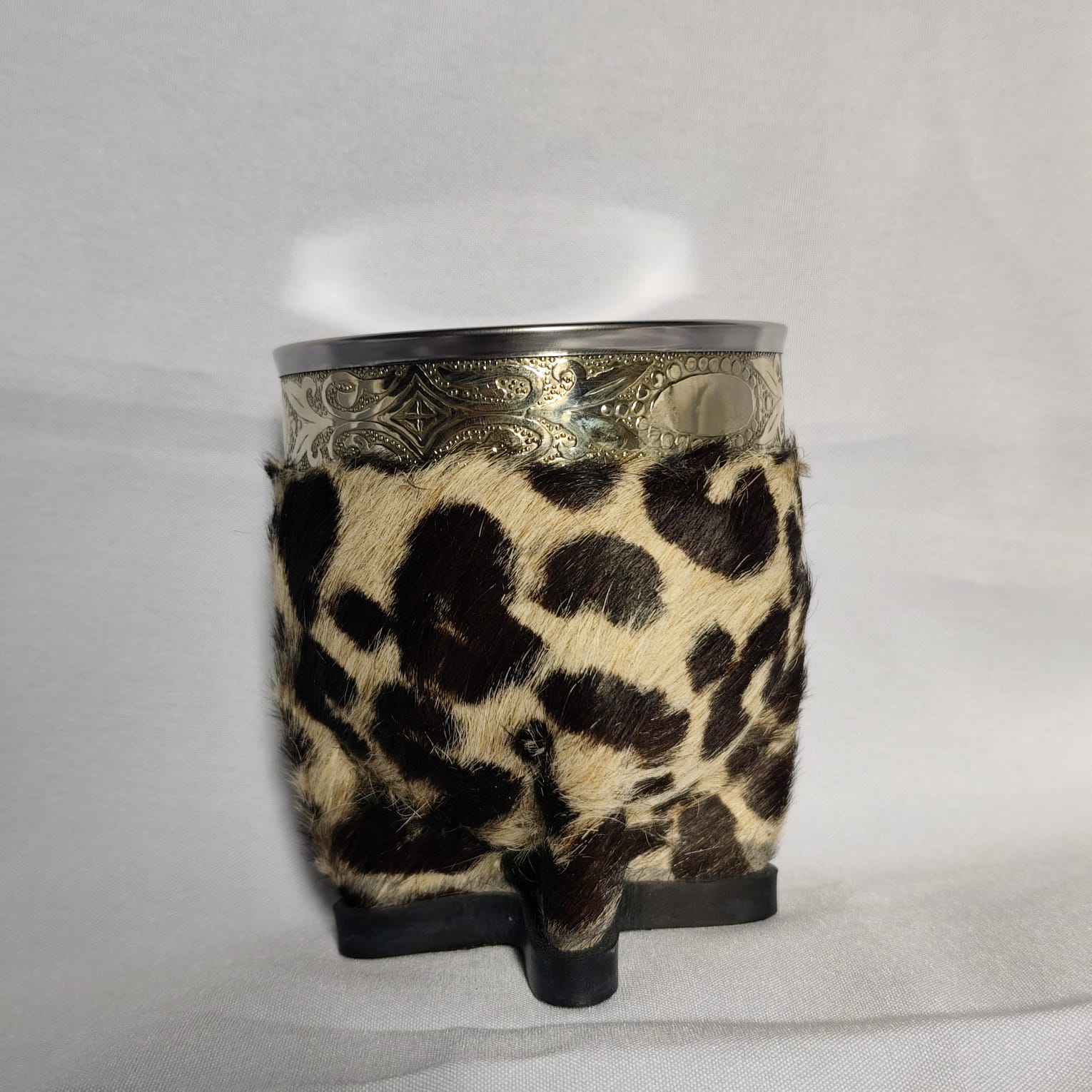 Mate imperial - cuero vaquita blanco y negro - guarda de alpaca - calabaza -